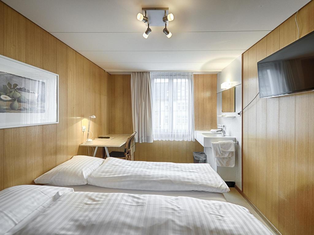 Hotel Weisses Kreuz St. Gallen Room photo